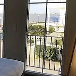 Les Flots - Et Restaurant Face A L'ocean - Hotell 3*