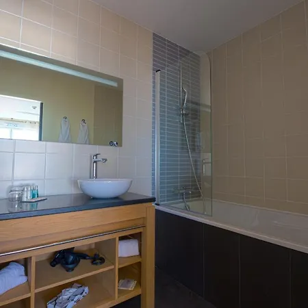 酒店 Les Flots - Et Restaurant Face A L'ocean - 沙特拉永普拉日