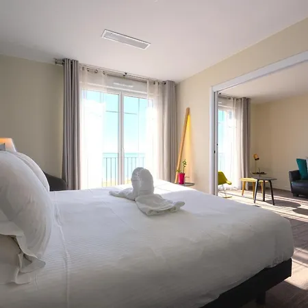 酒店 Les Flots - Et Restaurant Face A L'ocean - 沙特拉永普拉日