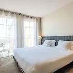 Hotel Les Flots - Et Restaurant Face A L'ocean - 3*
