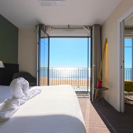 Les Flots - Et Restaurant Face A L'ocean - 4*