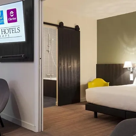 Les Flots - Et Restaurant Face à L'océan - Châtelaillon-plage 3*