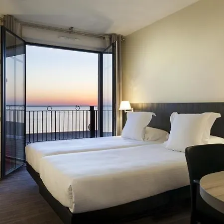 Hotel Les Flots - Et Restaurant Face A L'ocean -