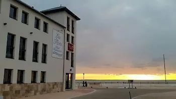 Les Flots - Et Restaurant Face A L'ocean -