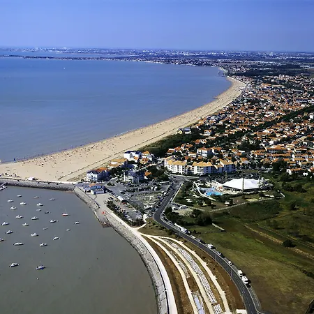 Les Flots - Et Restaurant Face à L'océan - Châtelaillon-plage 3*