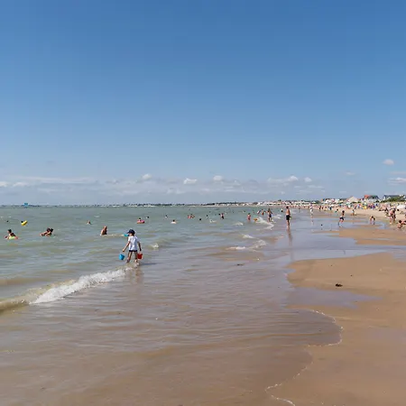 Les Flots - Et Restaurant Face à L'océan - Châtelaillon-plage Hotel 3*