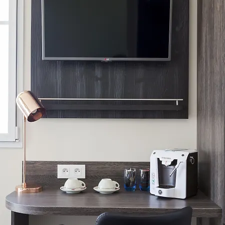 Les Flots - Et Restaurant Face à L'océan - Châtelaillon-plage Hotel 3*