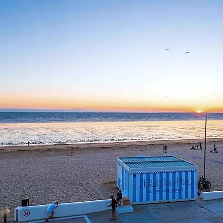 Les Flots - Et Restaurant Face à L'océan - Châtelaillon-plage 3*