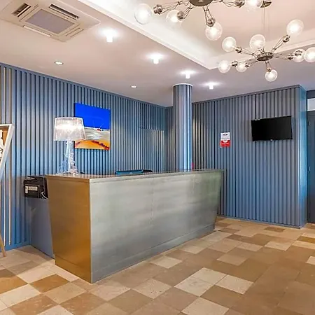 Les Flots - Et Restaurant Face à L'océan - Châtelaillon-plage 3* Châtelaillon-Plage