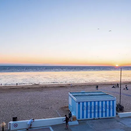 Les Flots - Et Restaurant Face A L'ocean - Hotell