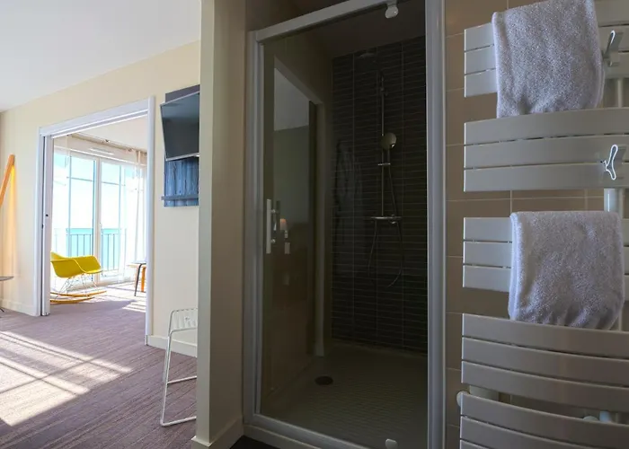 Les Flots - Et Restaurant Face A L'ocean - Hotel Châtelaillon-Plage