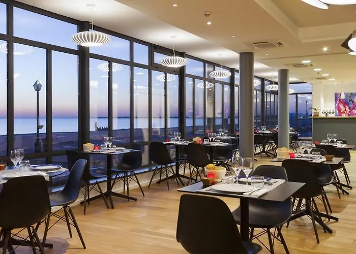 Les Flots - Et Restaurant Face A L'ocean -