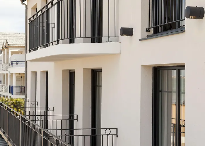 Les Flots - Et Restaurant Face A L'ocean - Châtelaillon-Plage