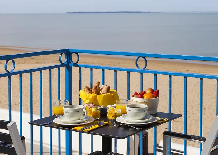 Les Flots - Et Restaurant Face A L'ocean - Châtelaillon-Plage