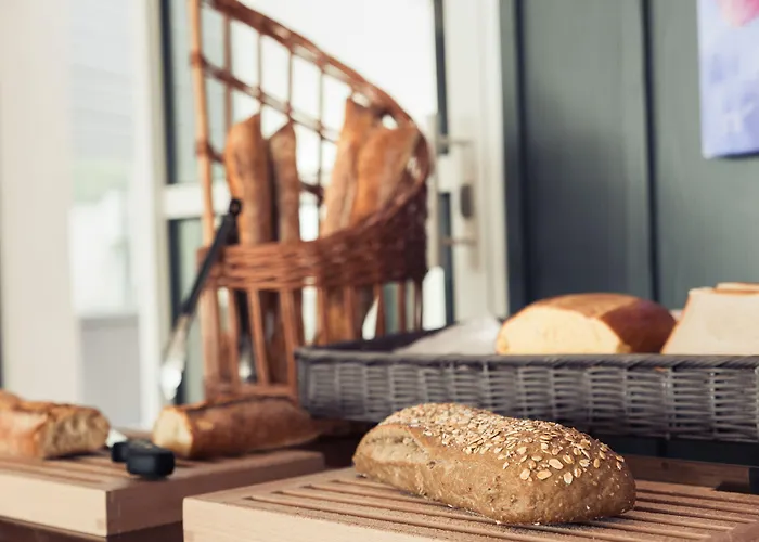 Les Flots - Et Restaurant Face A L'ocean - Hotel Châtelaillon-Plage