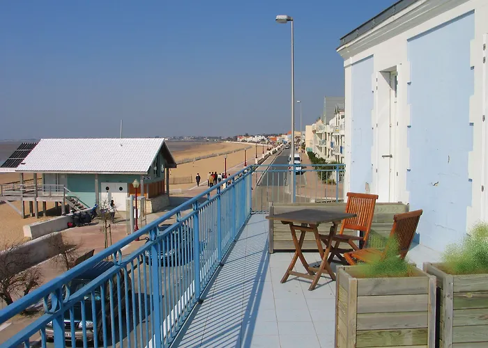 Hotel Les Flots - Et Restaurant Face A L'ocean - 3*