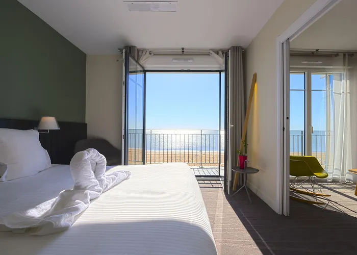 Les Flots - Et Restaurant Face A L'ocean - Hotel Châtelaillon-Plage