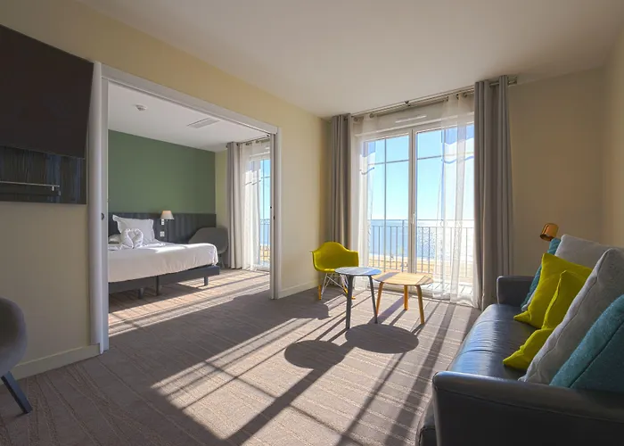 Les Flots - Et Restaurant Face A L'ocean -