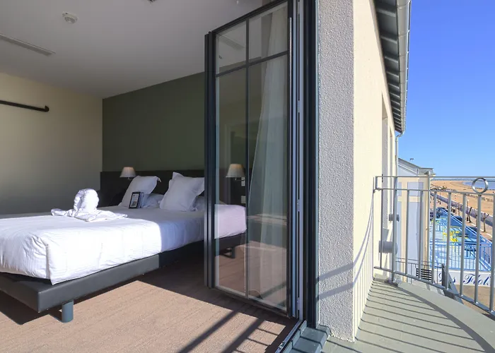 Les Flots - Et Restaurant Face A L'ocean -