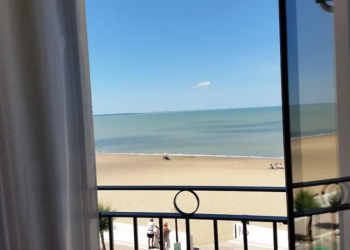 Hotel Les Flots - Et Restaurant Face A L'ocean -