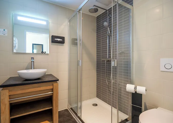 Les Flots - Et Restaurant Face A L'ocean -