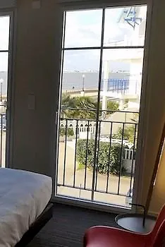 Les Flots - Et Restaurant Face A L'ocean - Hotel 3*