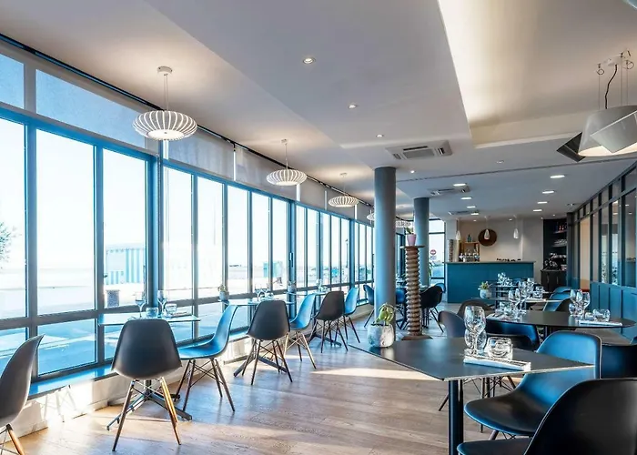 Les Flots - Et Restaurant Face A L'ocean - Châtelaillon-Plage