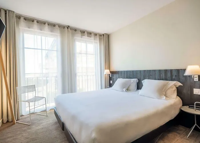 Hotel Les Flots - Et Restaurant Face A L'ocean - 3*