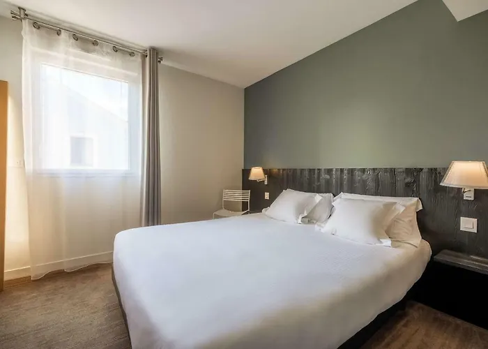 Les Flots - Et Restaurant Face A L'ocean - Hotel Châtelaillon-Plage