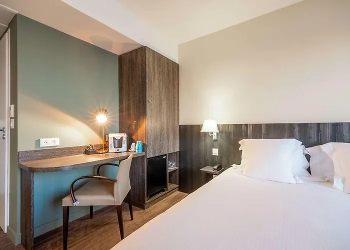 Les Flots - Et Restaurant Face A L'ocean - Hotel Châtelaillon-Plage