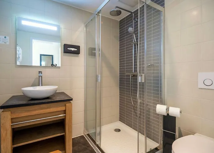 Les Flots - Et Restaurant Face A L'ocean - Châtelaillon-Plage