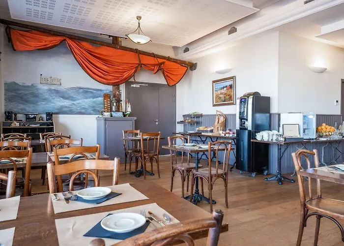 Hotel Les Flots - Et Restaurant Face A L'ocean -