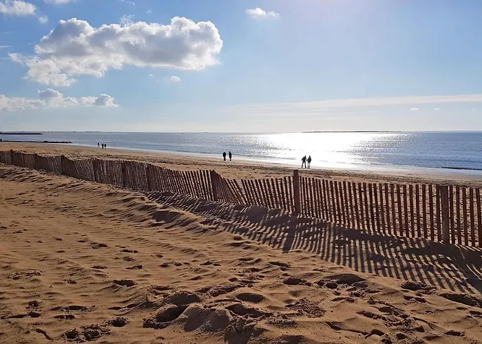 Les Flots - Et Restaurant Face A L'ocean - 3* Châtelaillon-Plage