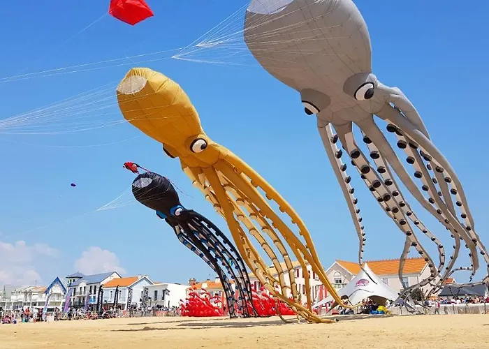 Les Flots - Et Restaurant Face A L'ocean - 3*